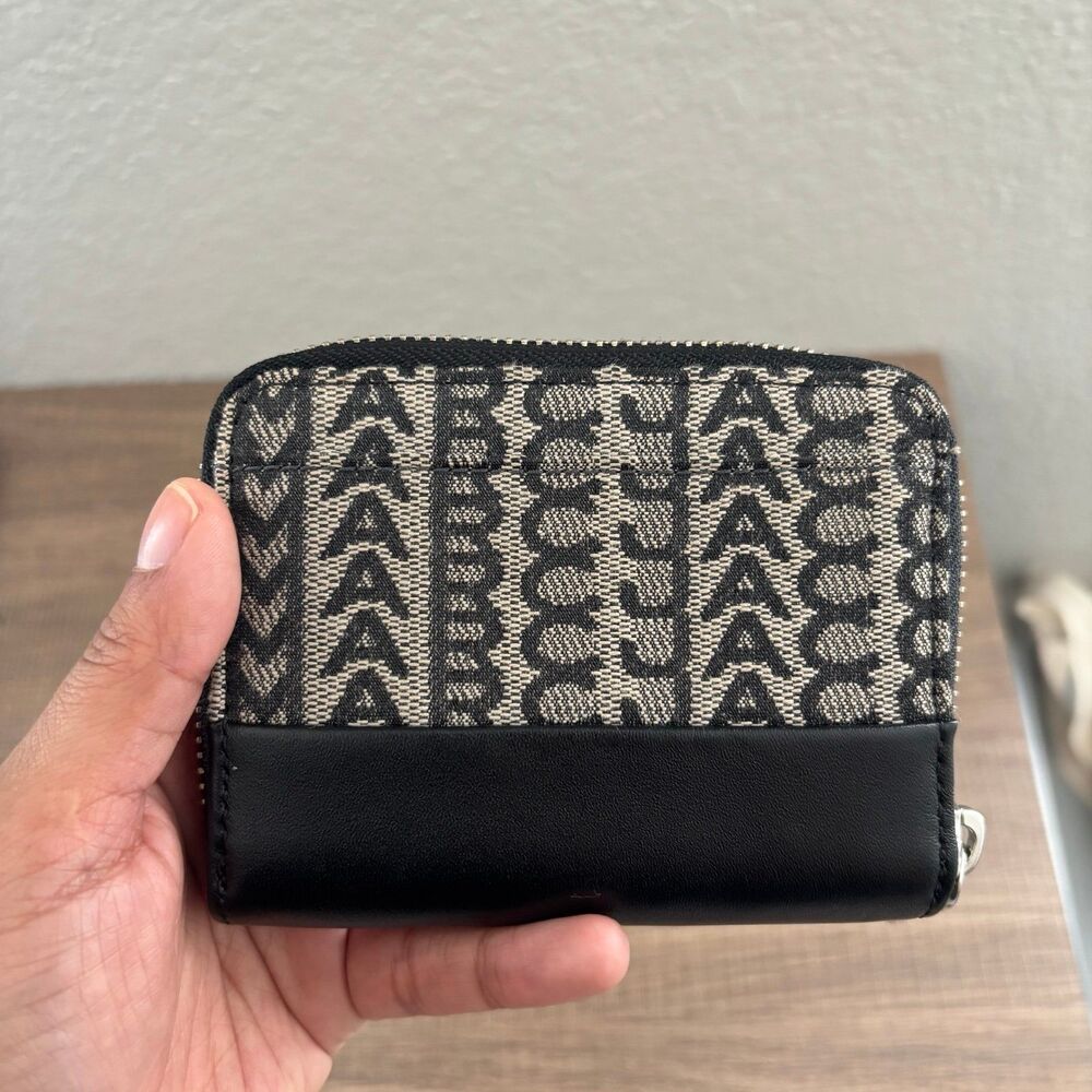 Marc Jacob’s wallet - Picture 2 of 4